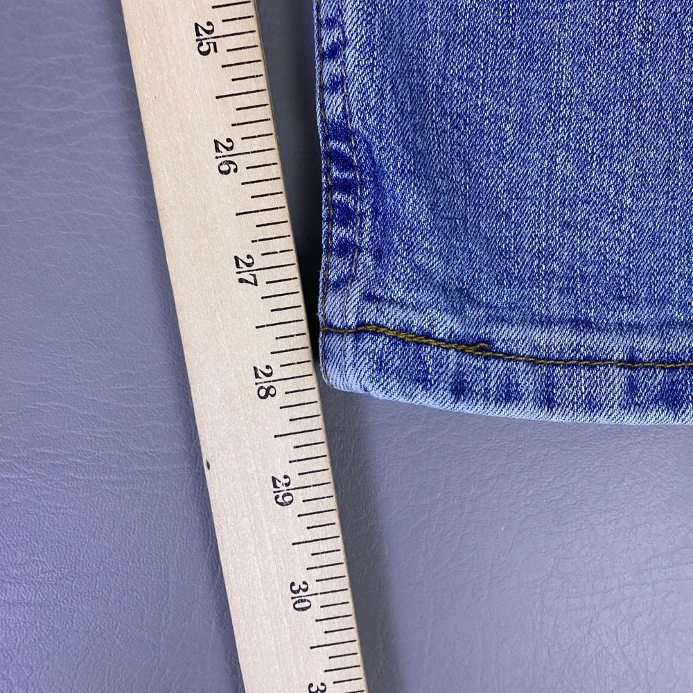 Wrangler Jeans Relaxed Fit‎ Men's Size 42x30 Straight Leg Blue Medium Wash